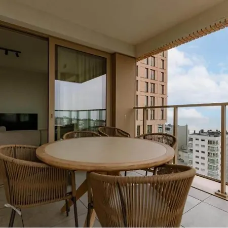 Nora - Elegant Seaview Escape With Balcony * オステンド