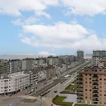 Nora - Elegant Seaview Escape With Balcony * אוסטנדה