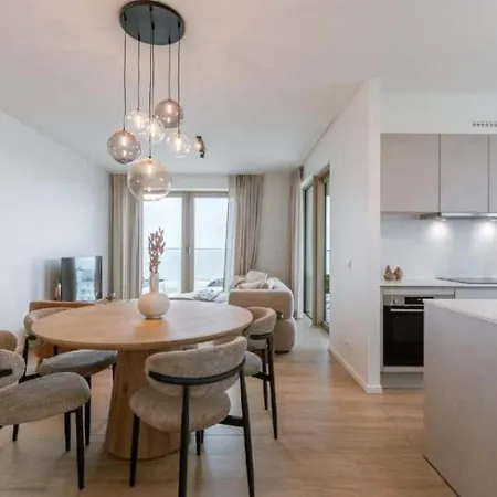 Nora - Elegant Seaview Escape With Balcony *