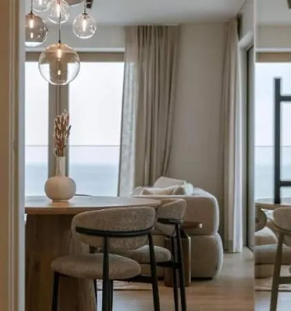 شقة Nora - Elegant Seaview Escape With Balcony *