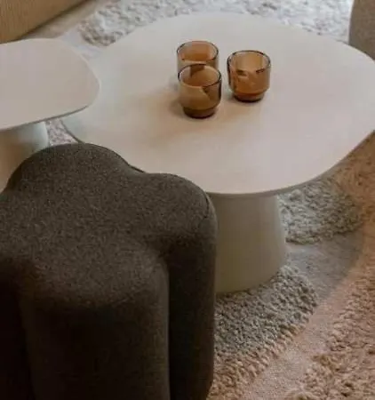 Nora - Elegant Seaview Escape With Balcony شقة
