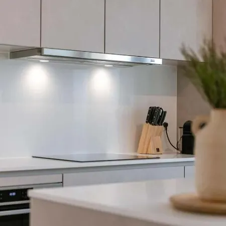 Nora - Elegant Seaview Escape With Balcony