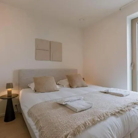 Nora - Elegant Seaview Escape With Balcony شقة أوستيند