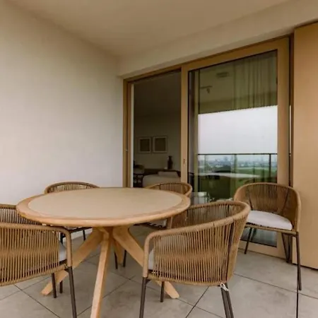 Nora - Elegant Seaview Escape With Balcony *