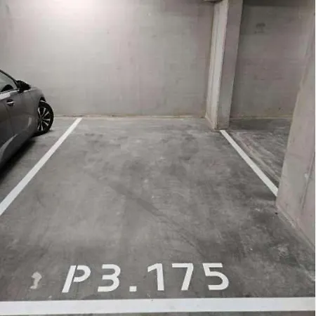 Nora - Elegant Seaview Escape With Balcony *