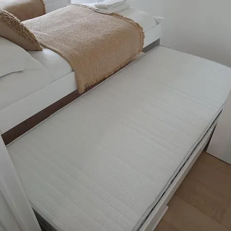 Nora - Elegant Seaview Escape With Balcony דירה *