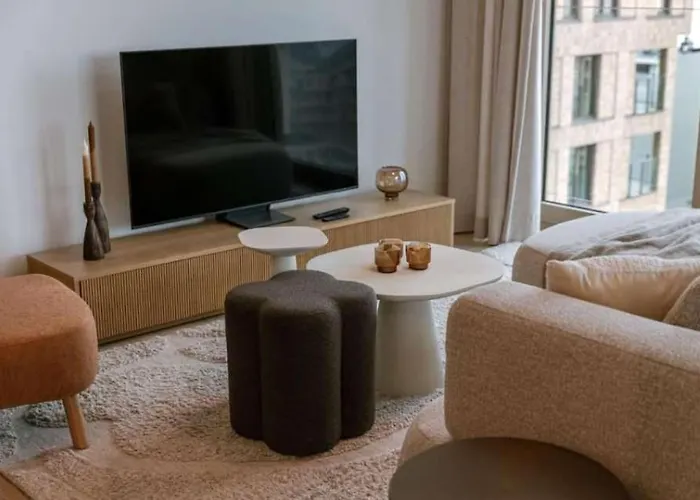 Nora - Elegant Seaview Escape With Balcony