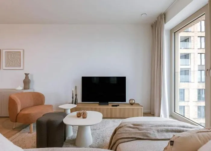 Nora - Elegant Seaview Escape With Balcony *