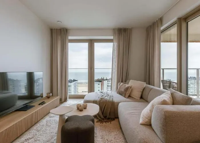Nora - Elegant Seaview Escape With Balcony Ostende