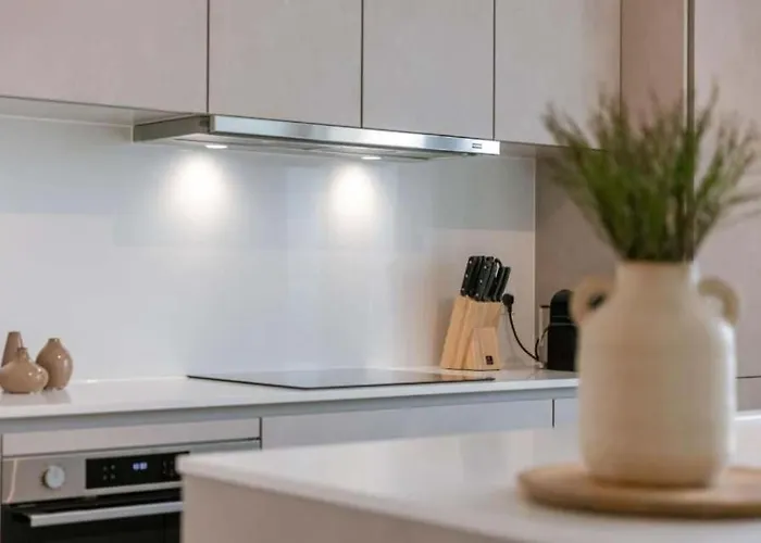 Nora - Elegant Seaview Escape With Balcony